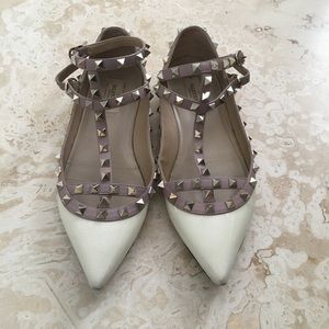 MADE IN ITALY - Size 39 - Valentino stud flats